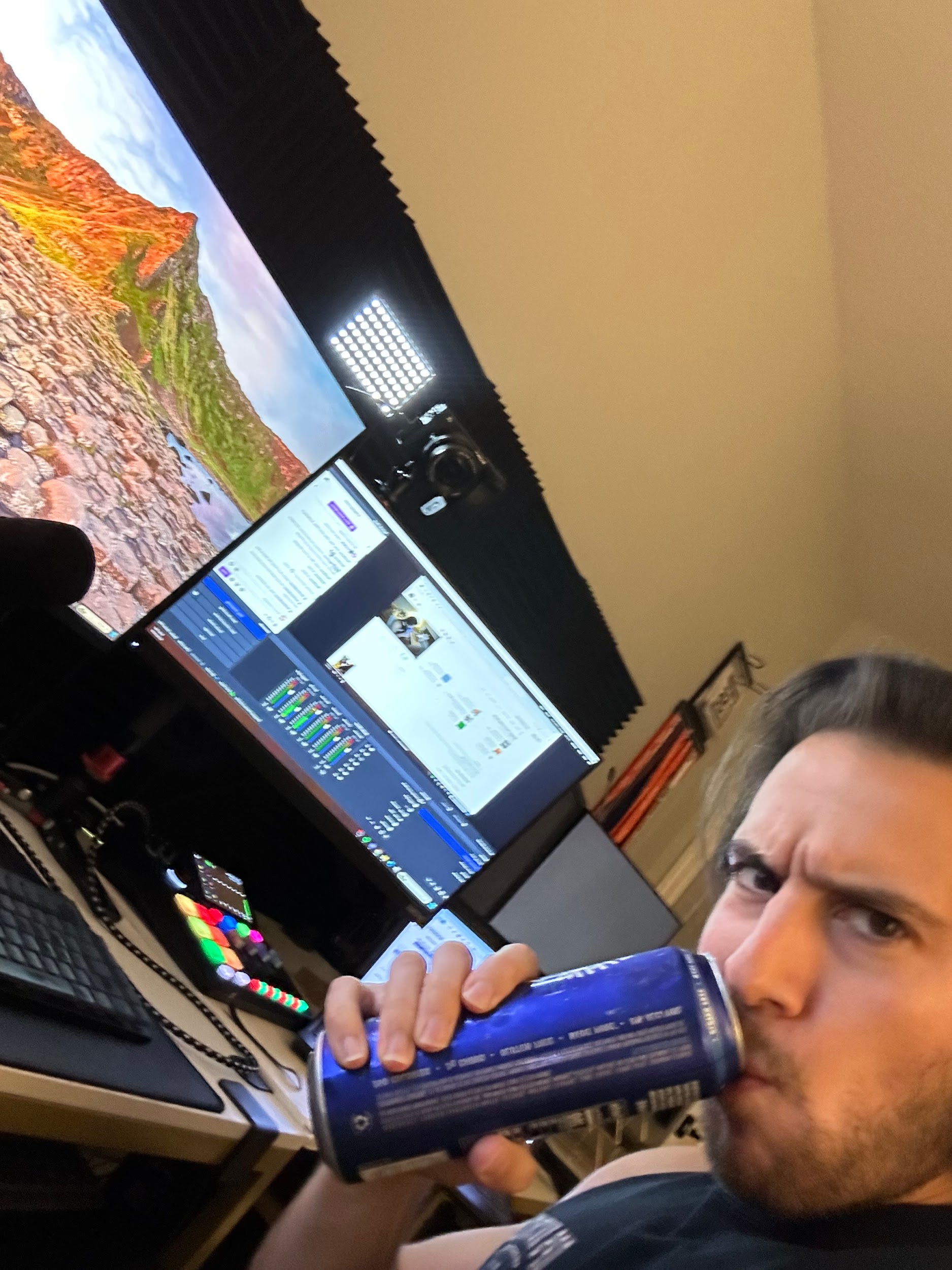 White Claw Surge Blueberry